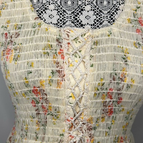 Vintage floral Gunne Sax style maxi dress with tiered skirt and matching shawl - Picture 11 of 15